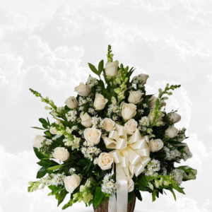 arreglo floral para condolencias, canasta de rosas blancas para funeral, flores para difunto, ramo de luto elegante, envío de flores de simpatía