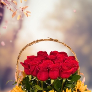 regalo día de la mujer con girasoles y rosas, canastas florales artesanales, arreglos de rosas rojas con base de mimbre y detalles florales de alta gama